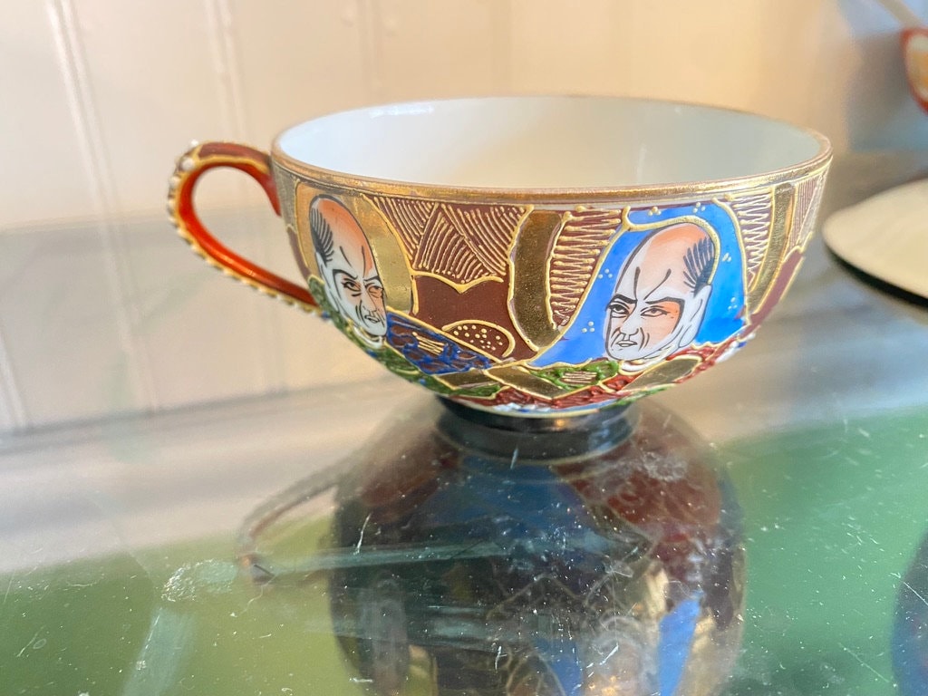 kutani china Lithophaneカップ ソーサー 1客 芸者 顔 Japanese Geisha Lithophane Kutani Moriage Brown Immortals Tea Cup