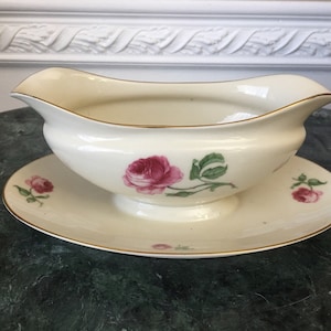 P.T. TIRSCHENREUTH Bavaria V Purple Roses Gravy Boat W/Attached Underplate