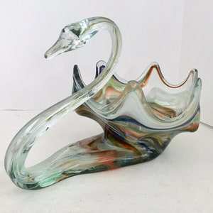 Sooner/Ozark Blown Art Glass Swirl Cornucopia/Centerpiece Swan Bowl