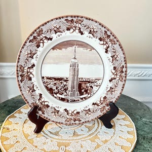 Vintage Johnson Bros England Historic America II Empire State Building 10 1/2” Plate