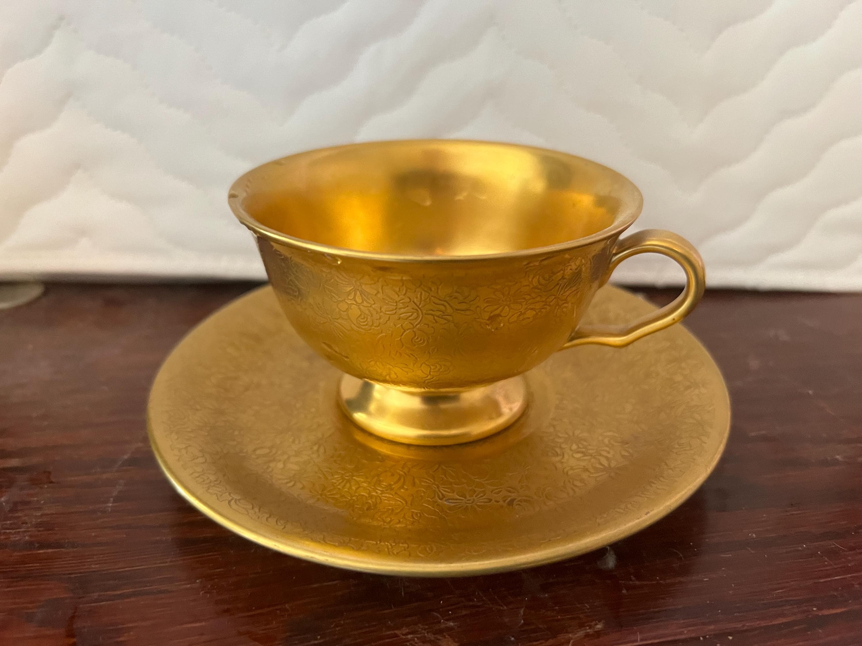Vintage Pickard Gold Encrusted Rose Daisy 689 Tea Cup and Saucer