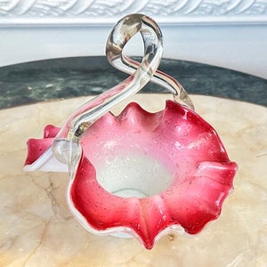 Murano Style Glassware 6 1/2&quot; Tall Art Glass Basket With Handle Ruffled Edges