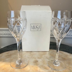Mikasa Flame Lead Crystal Zephyr Slovenia Set of 2 9&quot;Wine Glass/Goblet