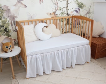 Weißer Krippenrock aus Baumwolle, gerüschter Krippenrock für Babyzimmer, Boho Living, Säuglingsbettwäsche