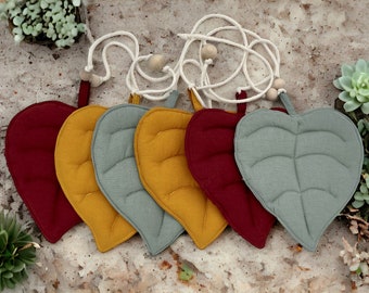 Guirlande fantaisiste de feuilles de coton matelassé : bannière en tissu fabriquée à la main pour la décoration intérieure et la chambre de bébé, sauge, moutarde, bordeaux