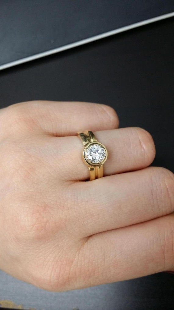 floating bezel ring