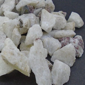 Scottish Garnet Quartz - Rough Gemstones, Scotland, Highland Rock, Rough Garnets, Scottish Stones, Mine Run - FREE WORLDWIDE DELIVERY