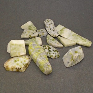 Iona Marble Polished Slices -  75g of Mixed Sizes, Hand Mined, Scotland, Crafts or Display, Isle of Iona,St Columba -FREE WORLDWIDE DELIVERY