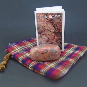 1 x Isla Rose Lucky Pebble - Polished, Scotland, Lucky Pebble, Good Luck Gift, Scottish Stone, Natural Colour - FREE WORLDWIDE DELIVERY