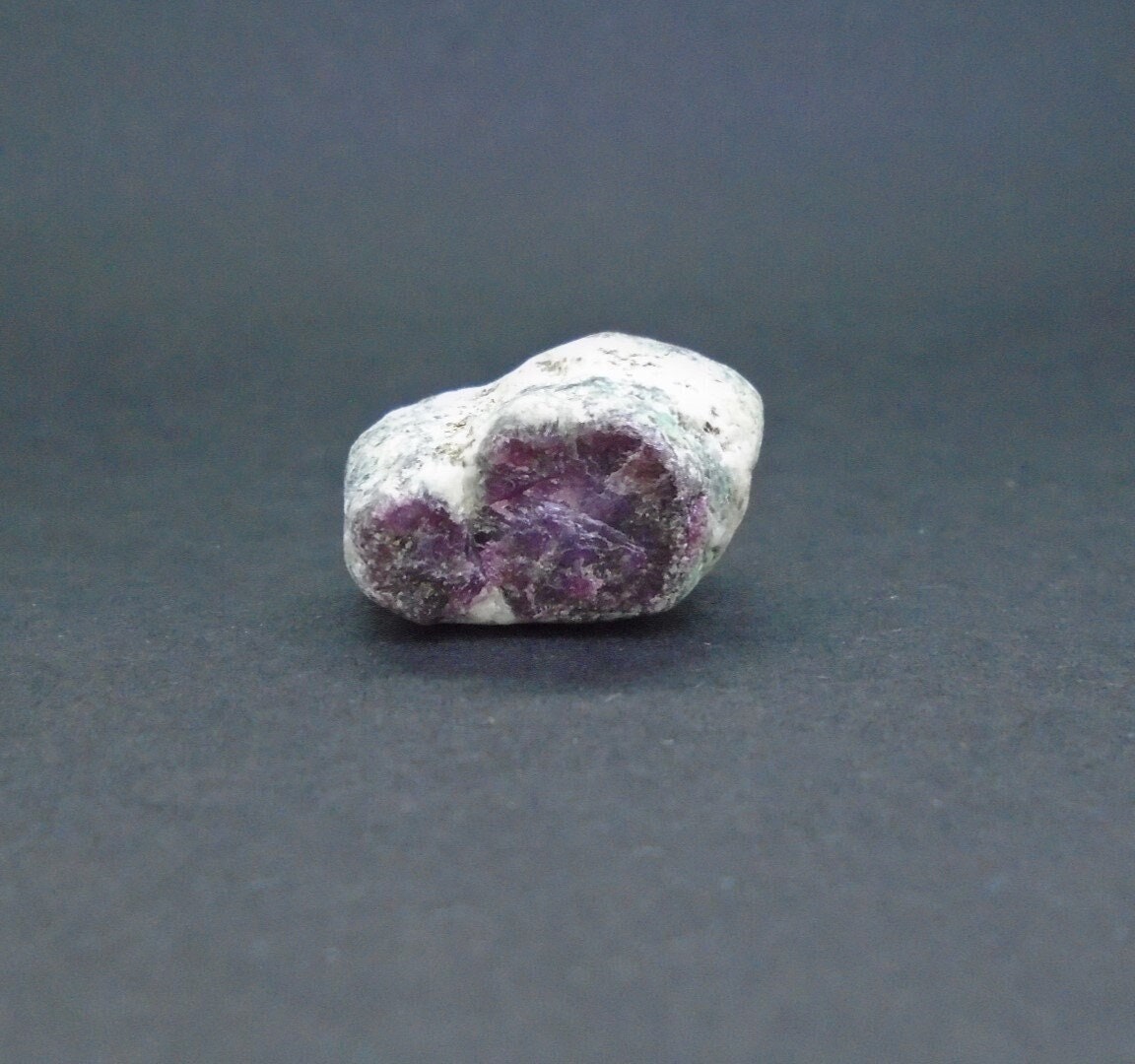 1 x Natural Trapiche Twin Ruby - Top Grade Rare Star Effect Natural Ruby, Rough Gems, Raw Gemstone, Purple - FREE WORLDWIDE SHIPPING