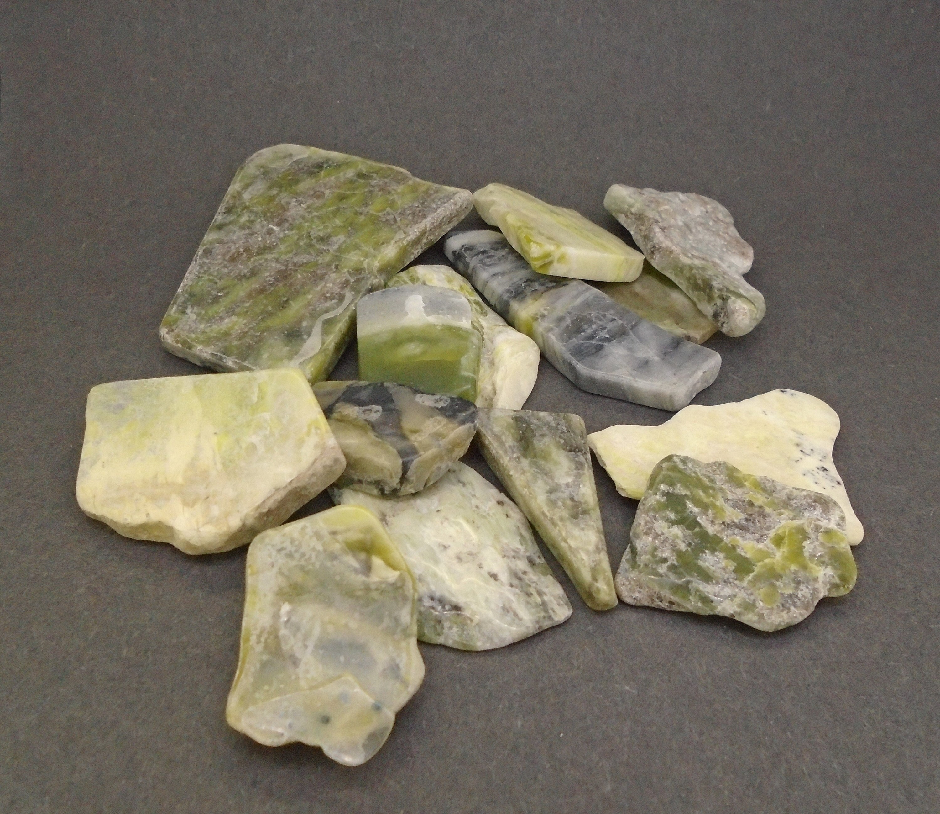 Connemara Marble Slices Irish Marble 100g of Mixed Sizes - Etsy