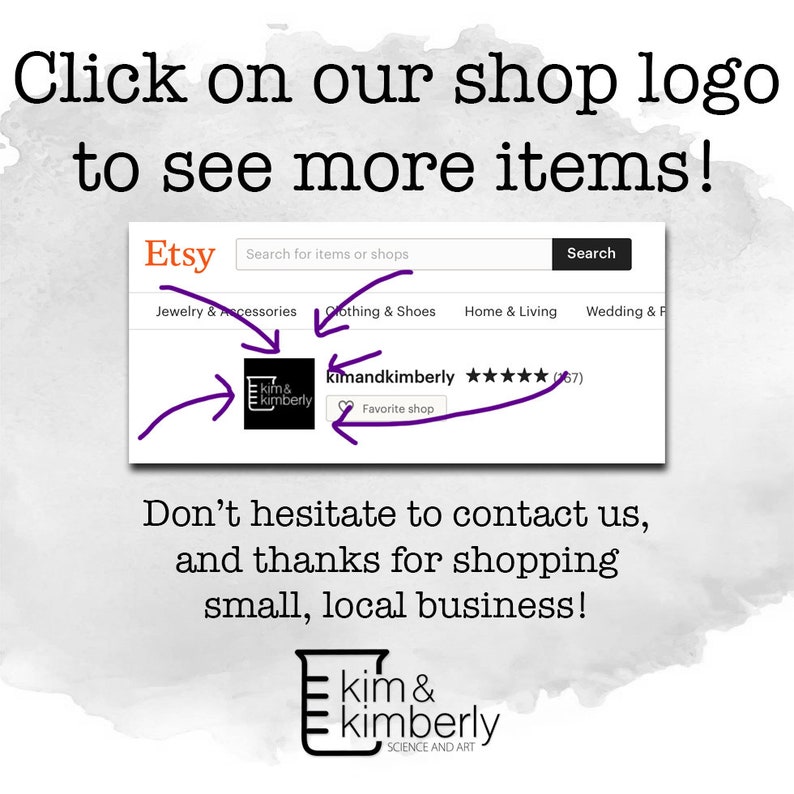 Pu&ograve; includere: Logo del negozio Etsy kimandkimberly, che vende gioielli, abbigliamento, articoli per la casa e articoli per matrimoni. Il logo del negozio &egrave; un'illustrazione in bianco e nero di un becher con il testo "kim & kimberly" e "scienza e arte".
