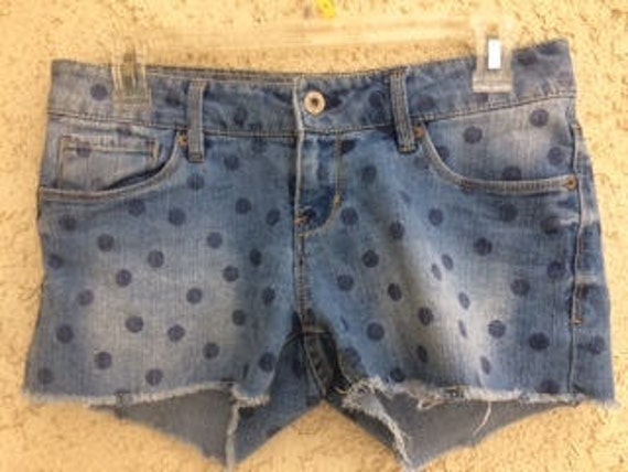 girls levi shorts