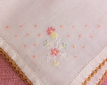 Vintage Linen Handkerchief, Ladies Embroidered Handkerchief, Wedding Hankie, Something Old, Hankie, Handkerchief, Gifts for her, Bride Decor