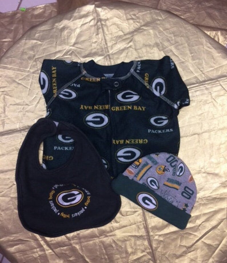 Green Bay Packers Infant Pajamas Bib Beenie Nfl Team Apparelpackers Infant Clothespackers Babynflgreen Bay Infantsnfl Baby Gearpackers