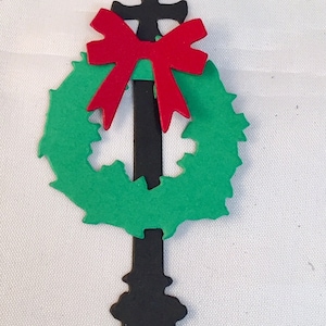 Tim Holtz Christmas Themed Die Cuts * Holiday Lamp Post #2 * Set of Eight * Sizzix 662428