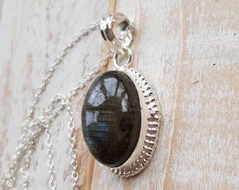 Labradorite Gemstone Pendant Oval Shaped - BOHOSEASON