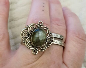 Labradorite Gemstone Ring Oval Design Size 5.75 US/UK L - BOHOSEASON