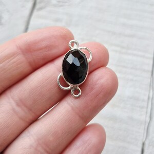 Schwarzer Onyx Facettierter Edelstein-Anschlüsse Oval 925er Silber überzogene Schmuckherstellungs-Zutaten - BOHOSEASON