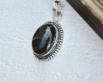 Labradorite Gemstone Pendants Oval Shaped 925 Silver Plated Choose - BOHOSEASON