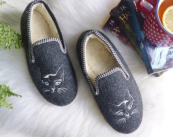 Handmade Wool Felt Slippers: Embroidered Cat Design, Cozy Home Shoes