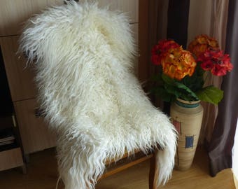 Ivory White Sheepskin Rug: Genuine Fur Throw, Ethically Sourced