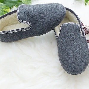 Warm Wool Felted Women&#39;s Slippers Christmas Gift Genuine Felted Home Shoes Comfy Women&#39;s Wool Boots Sheep Wool Felted Moccasins For Winter