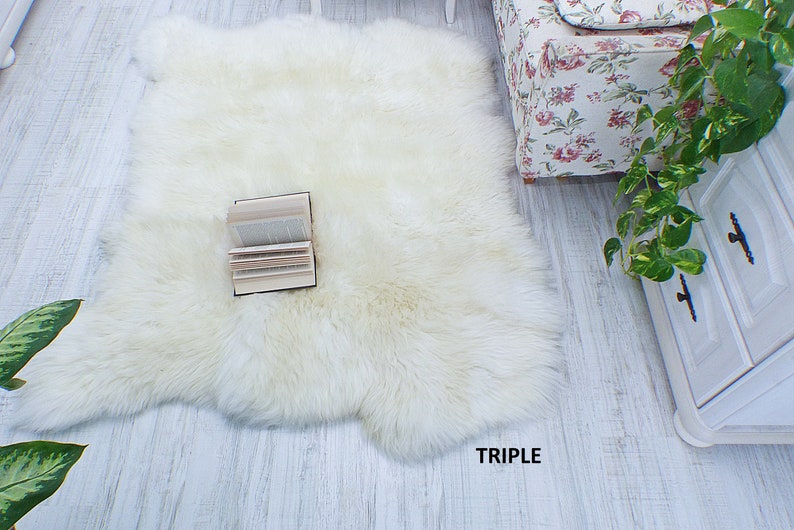 Beau tapis blanc en véritable peau de mouton Naturelles sans cruauté Jeté en peau de mouton blanc Décoration d'intérieur rustique de style scandinave Housse en peau de mouton image 6