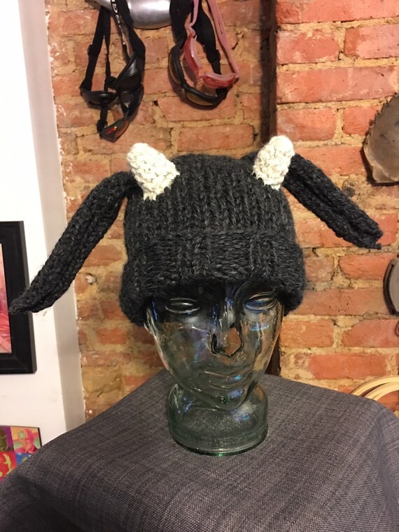 Hand chunky knit goat horns ! Big long floppy ears too.