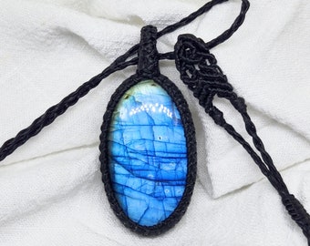 Flashy bright blue-green labradorite macrame necklace