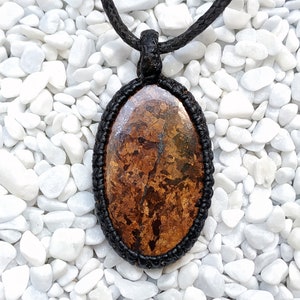 Bronzite macrame pendant