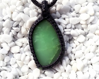 Chrysoprace, Macrame pendente