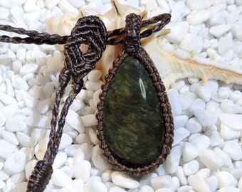 Teardrop velvet obsidian macrame necklace