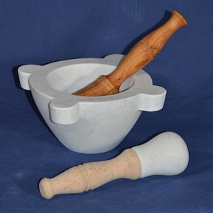Mortar diameter 18 cm (7.08 inch) in white Carrara marble with pestle in Olive wood and Beech pestle with marble head