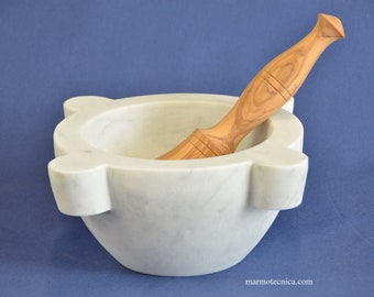 Mortar diameter 24 cm (9.44 inch) in white Carrara marble with olive wood pestle