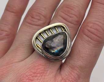 Labradorite Pop-out Ring