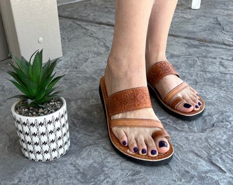 Original Mexican huaraches sandals . Women's slip on open toe leather sandals