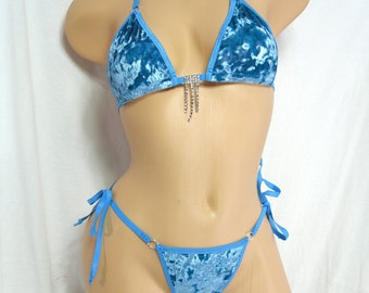 Bikini princesse avec triangle allongé dans le dos - velours écrasé turquoise - liserés bleu île