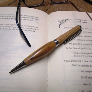 Regalo penna in legno, modello broad cromo, tornitura manuale, intagli, biro, inchiostro nero, regalo per lui, regalo per lei, handmade