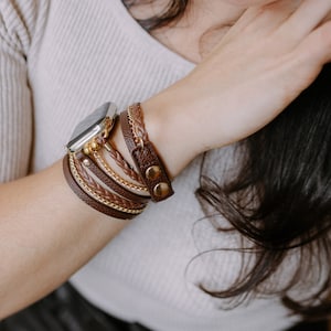 Brown Boho Chic Apple Watch Band 9 8 7 6 5 SE Gold Chain Bracelet for iWatch 38 40 41 42 44 45 49mm iWatch Fashion Band Unique Design Strap