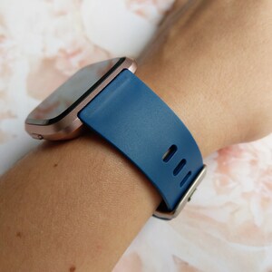 fitbit versa lilac band