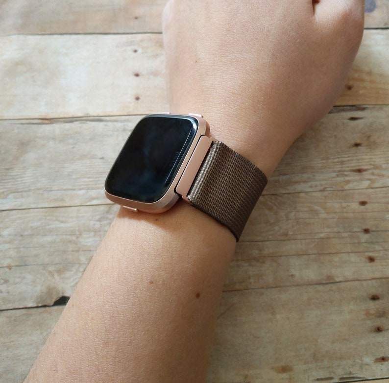 elastic fitbit versa band
