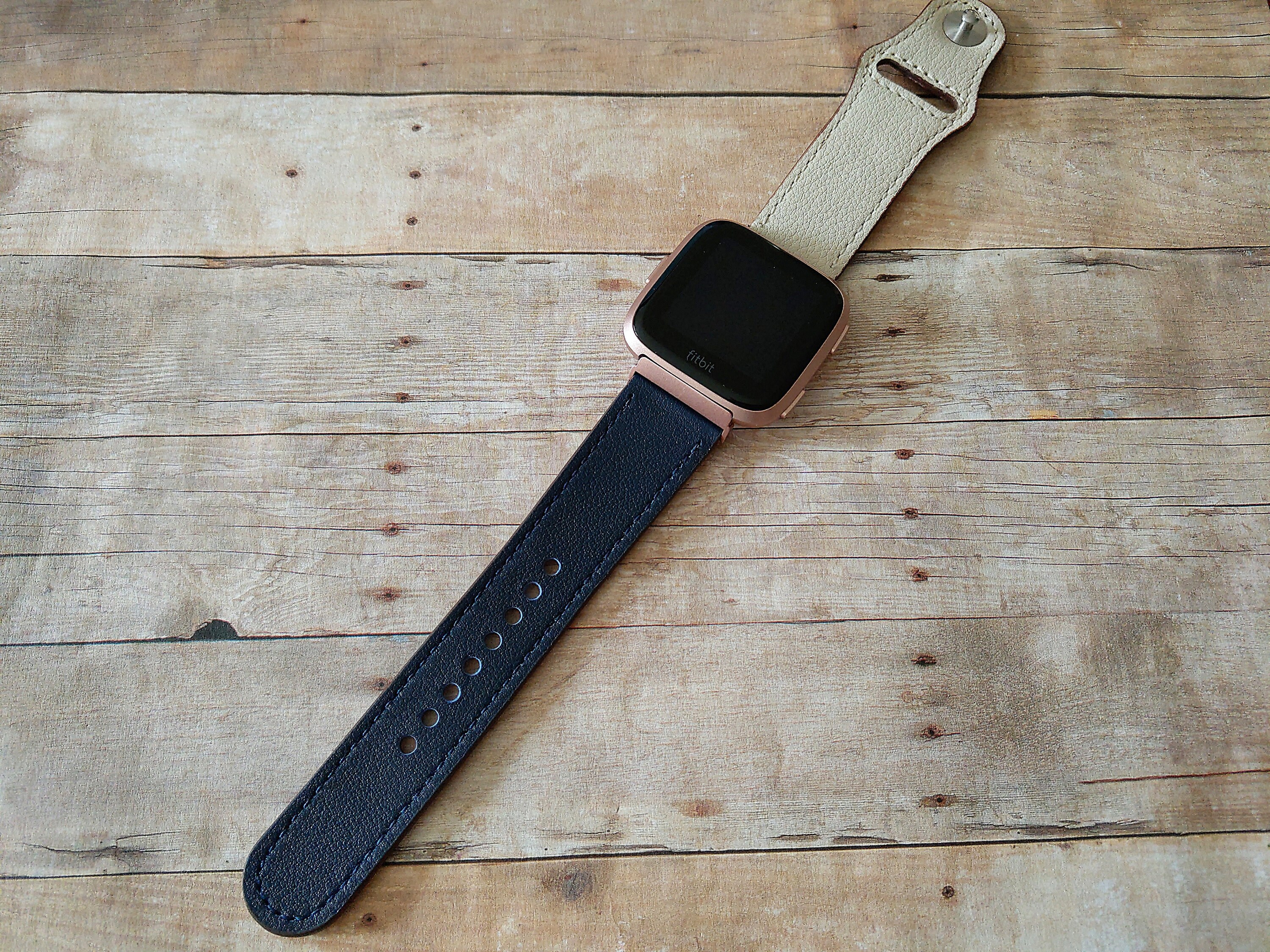 fitbit versa navy band