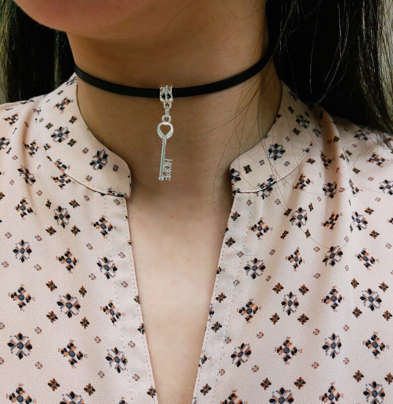 Gothic Leather Choker Silver Key Heart Charm Pendant Black Leather HOPE Charm Inspirational Necklace Love Gift Handmade Luck Necklace Pouch