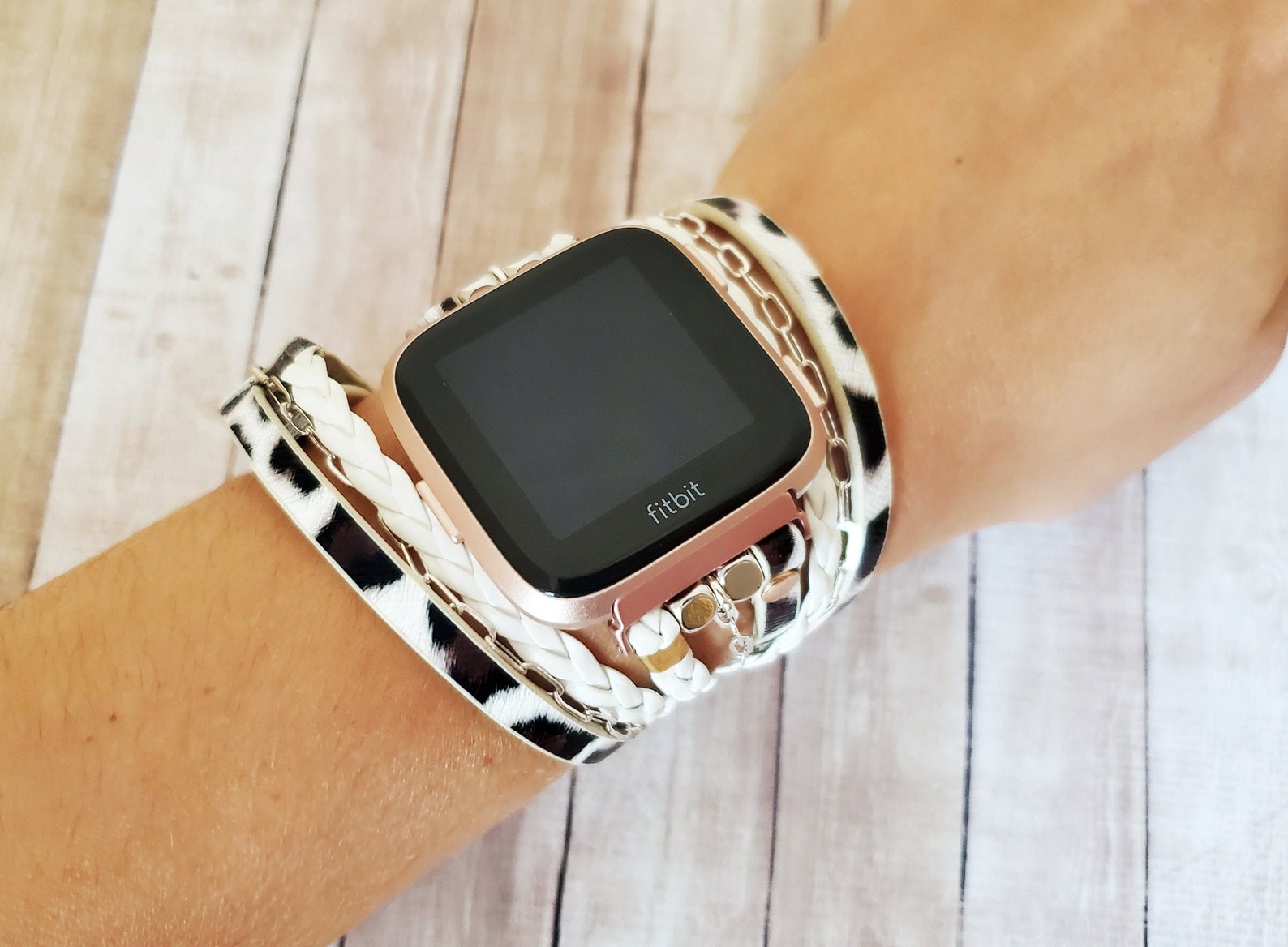 fitbit versa leopard band