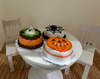 Miniature Dollhouse Halloween Cake