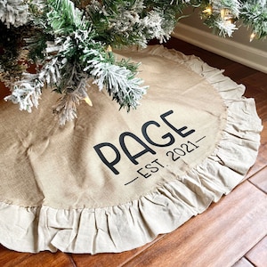 Personalized Jute Burlap Tree Skirt / Beige Tree Skirt / Ruffled Tree Skirt / Custom Tree Skirt with Name / Farmhouse Tree Skirt
