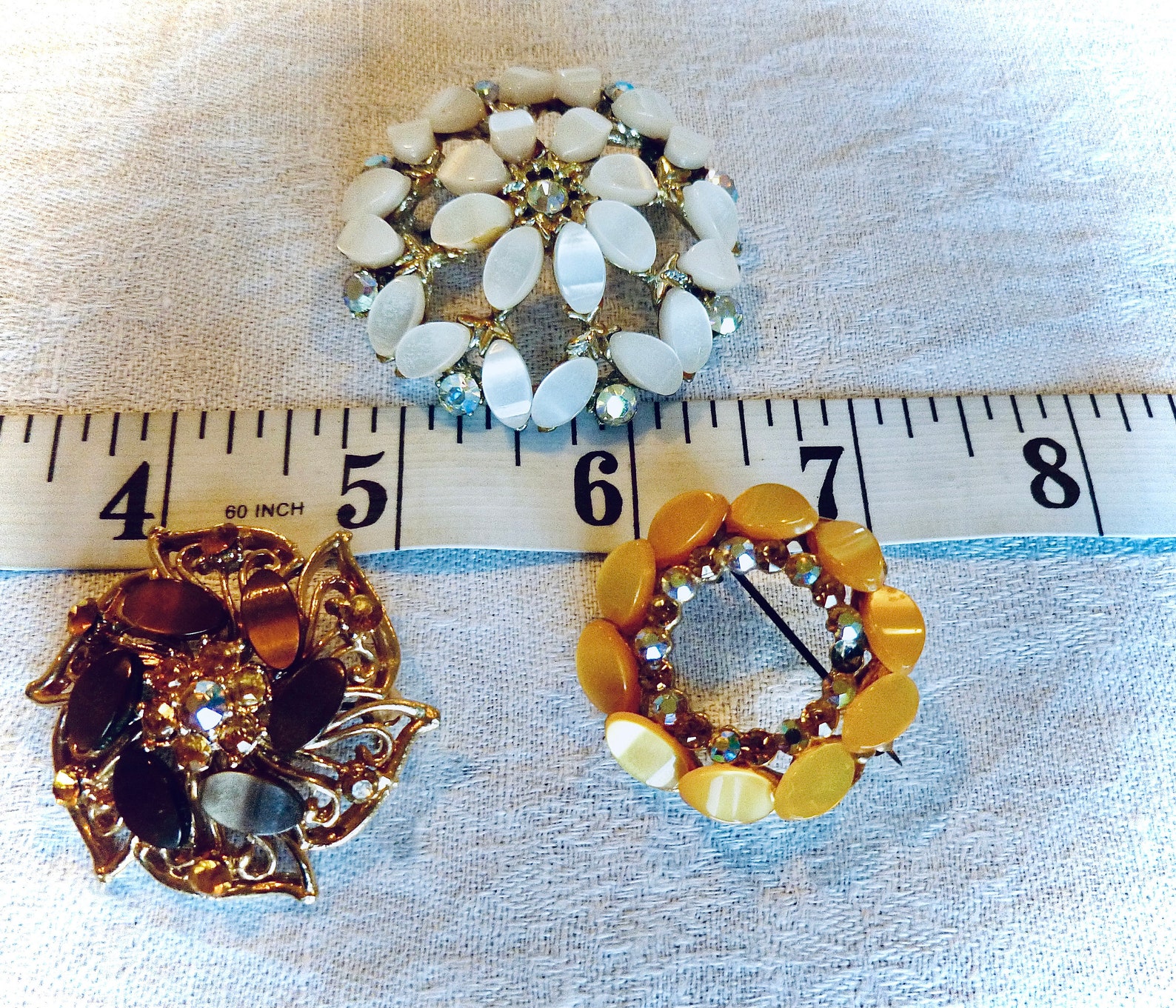 Job Lot: Three Vintage Thermoset Brooches - Etsy