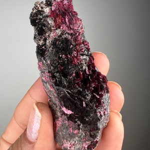 Cúmulo de cristales de eritrita rosa