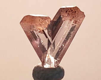 Rarest ! Red Orange, V Shaped, Color Change Csarite Diaspore Specimen